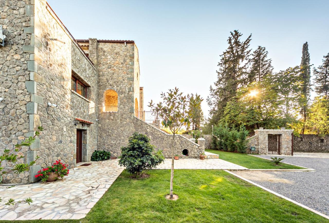 Filia Stone Villa Gouvia Esterno foto