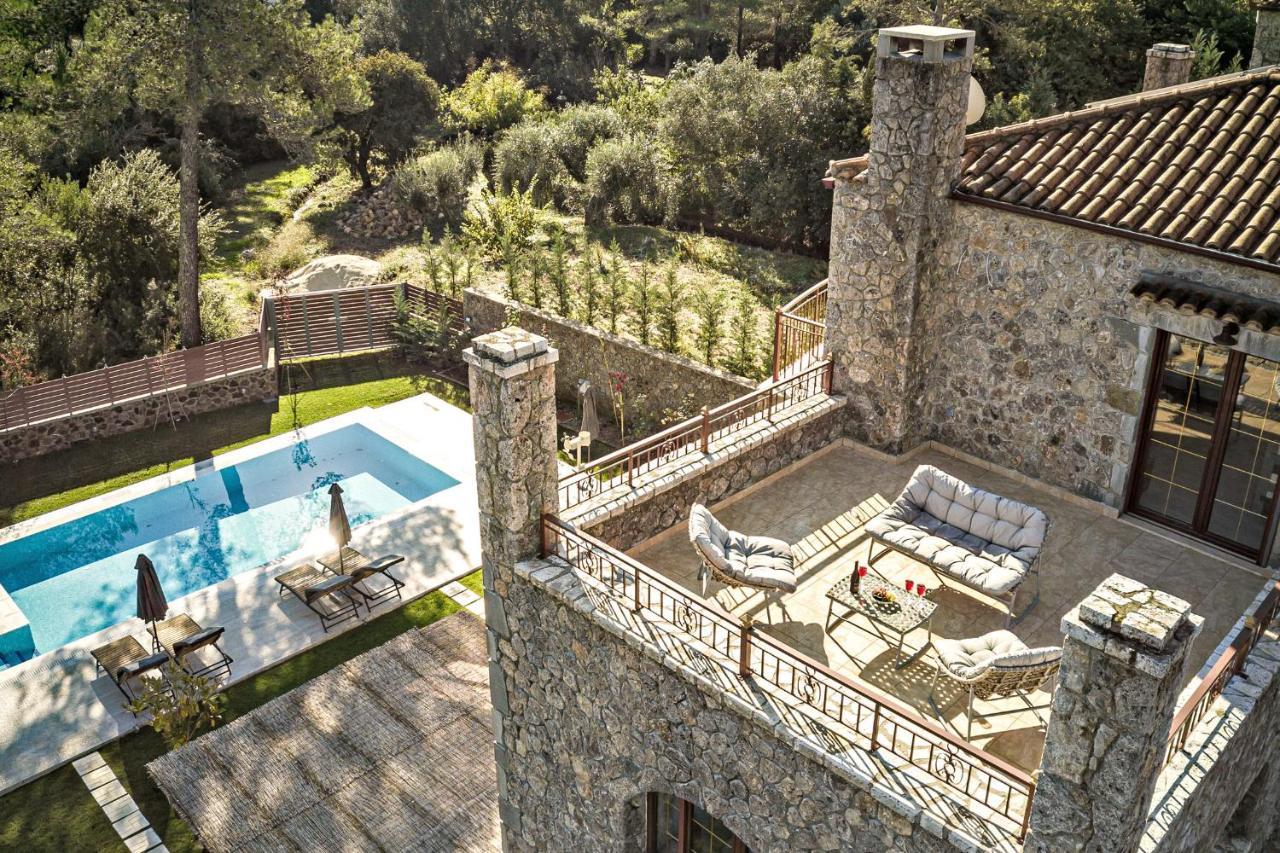 Filia Stone Villa Gouvia Esterno foto