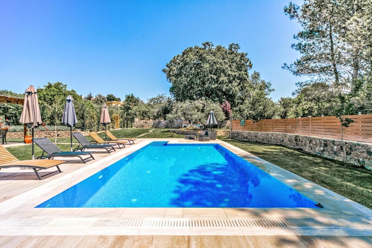 Filia Stone Villa Gouvia Esterno foto